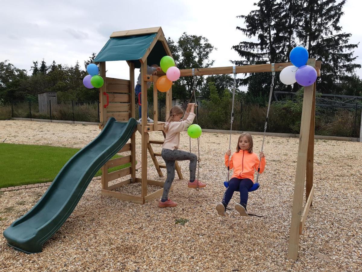 Boutique Odyseja & Spa Цехоцинек Екстер'єр фото Playground in the village