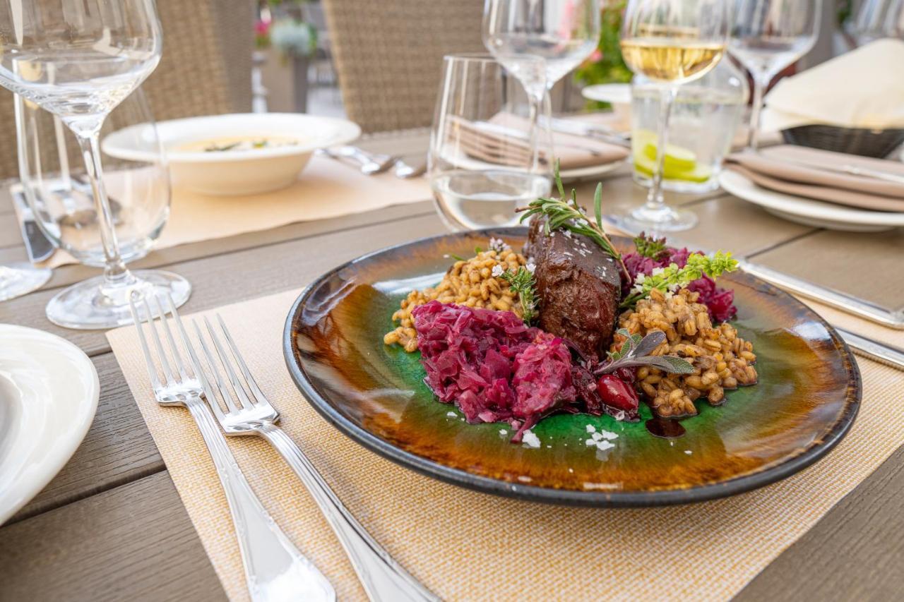 Boutique Odyseja & Spa Цехоцинек Екстер'єр фото A plate of food