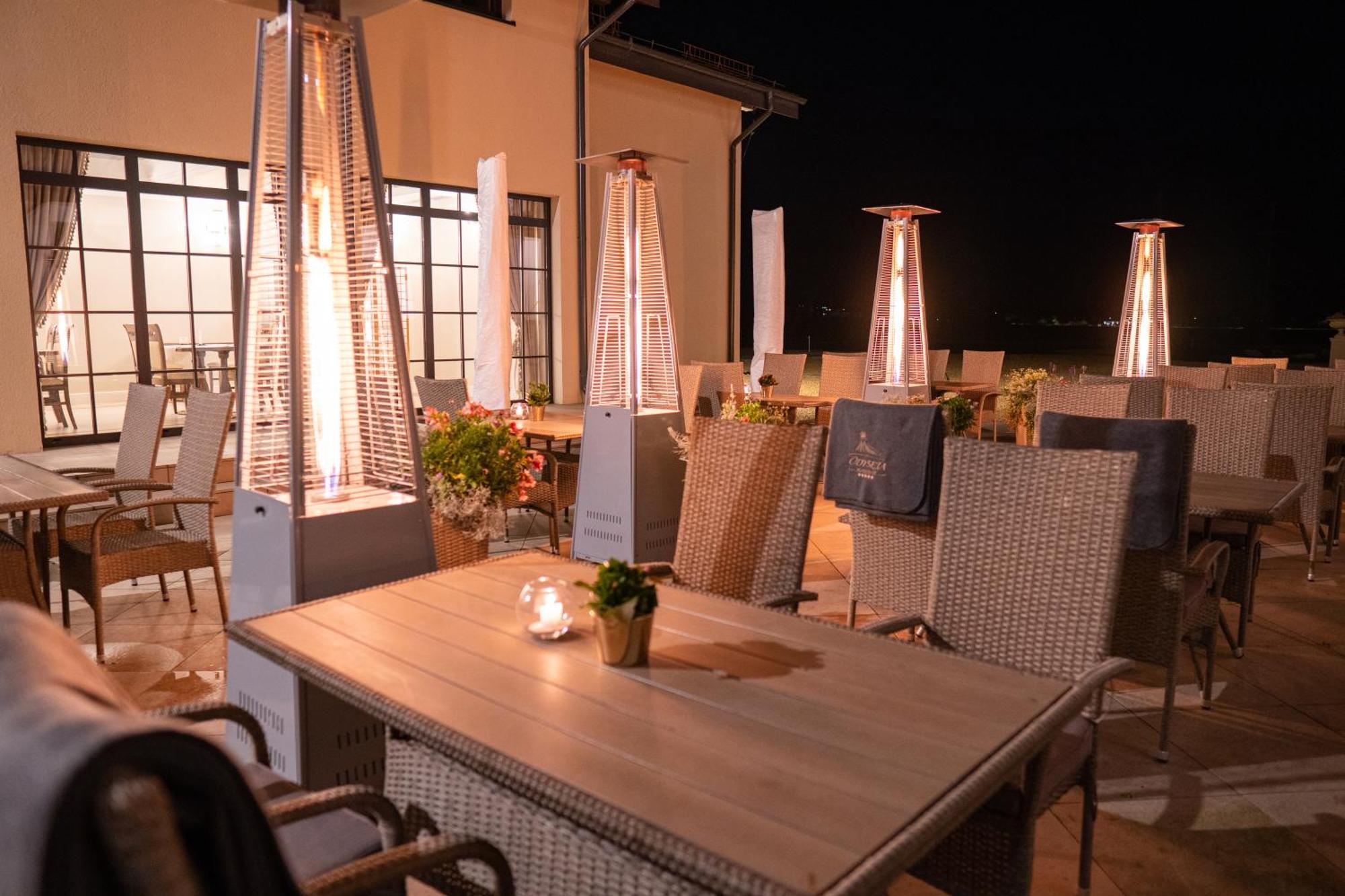 Boutique Odyseja & Spa Цехоцинек Екстер'єр фото Gas patio heater