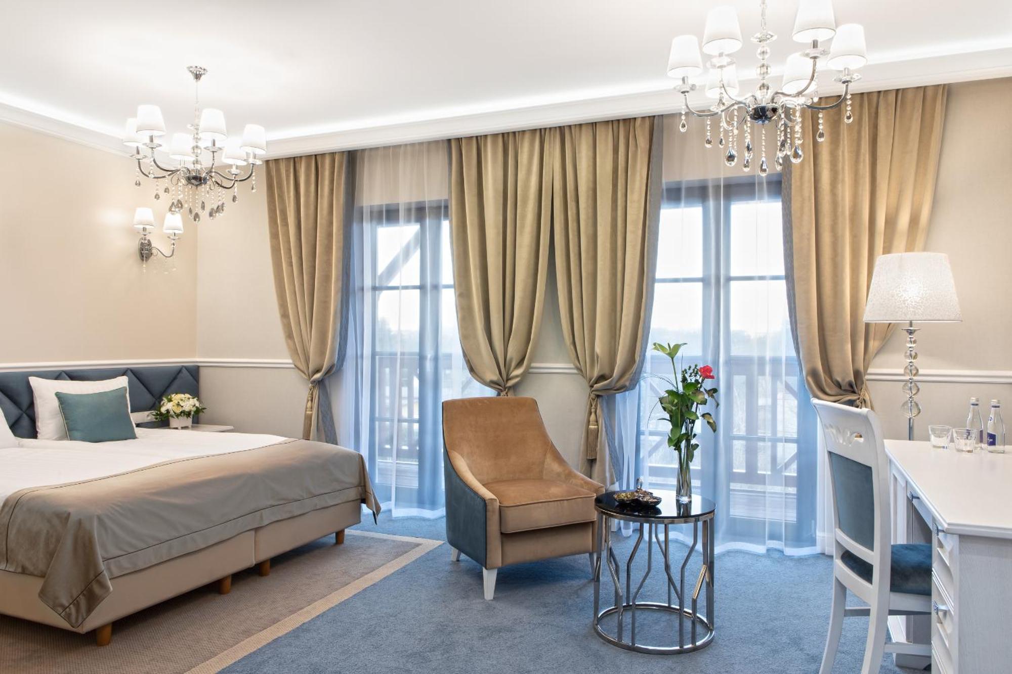Boutique Odyseja & Spa Цехоцинек Екстер'єр фото A room at the hotel