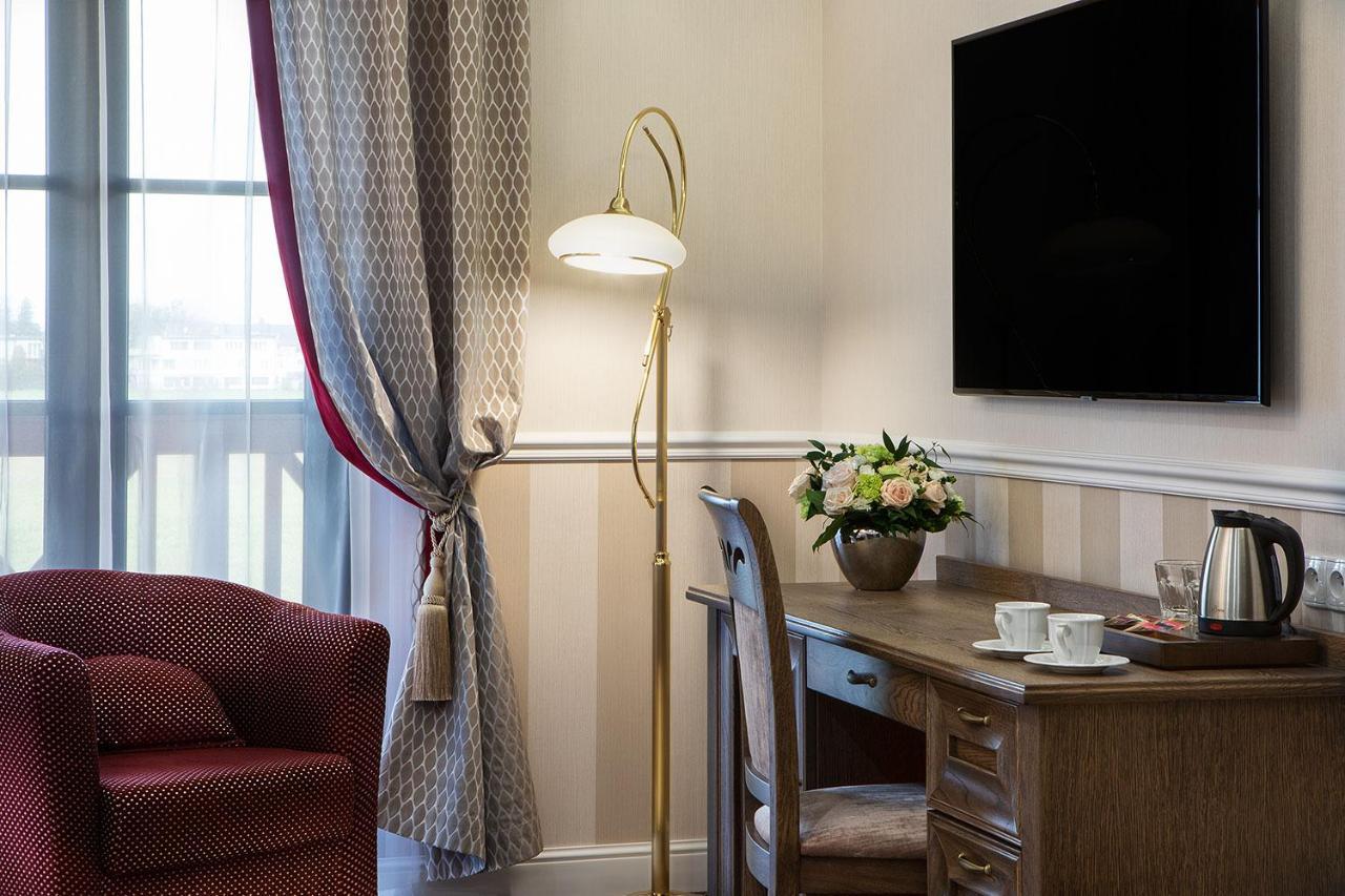 Boutique Odyseja & Spa Цехоцинек Екстер'єр фото A room at the hotel